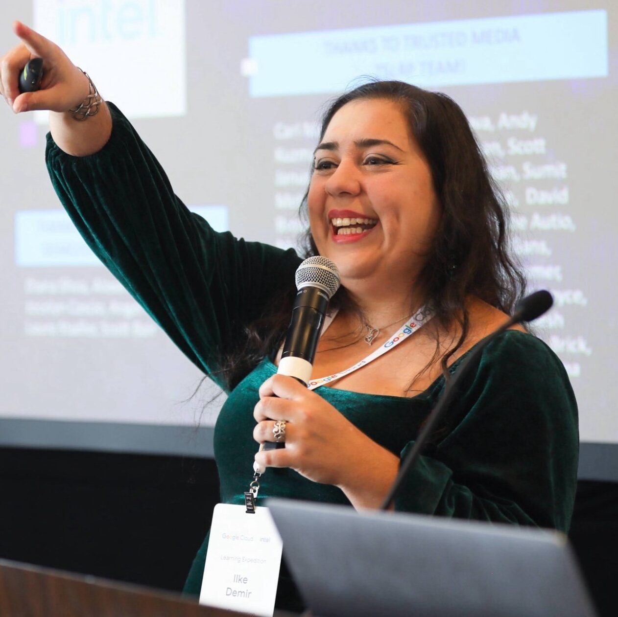 Ilke Aspect Ratio 1 1